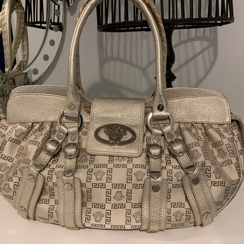 Versace…leather, timeless !